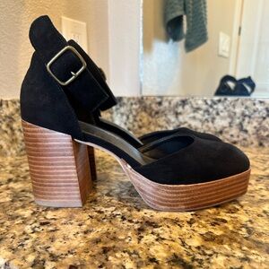 House of Harlow 1960 Black and Brown Platform Heels